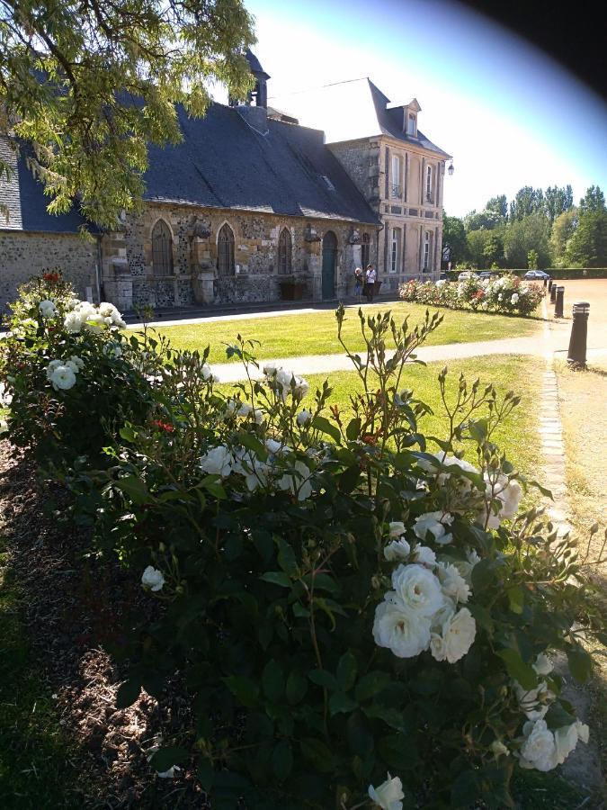 Lamaison Du Phare Honfleur Chambres D'Hotes Et Jacuzzi Prive Bagian luar foto