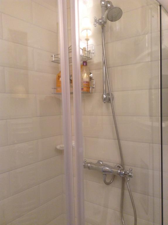 Lamaison Du Phare Honfleur Chambres D'Hotes Et Jacuzzi Prive Ruang foto