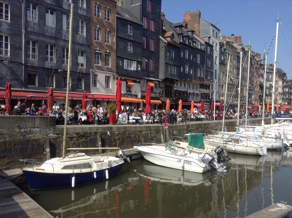Lamaison Du Phare Honfleur Chambres D'Hotes Et Jacuzzi Prive Bagian luar foto