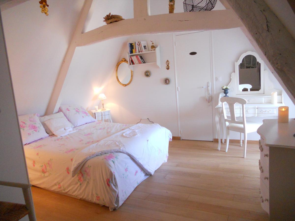 Lamaison Du Phare Honfleur Chambres D'Hotes Et Jacuzzi Prive Bagian luar foto